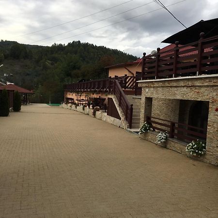 Pridvorul Haiducilor Slănic-Moldova Eksteriør bilde